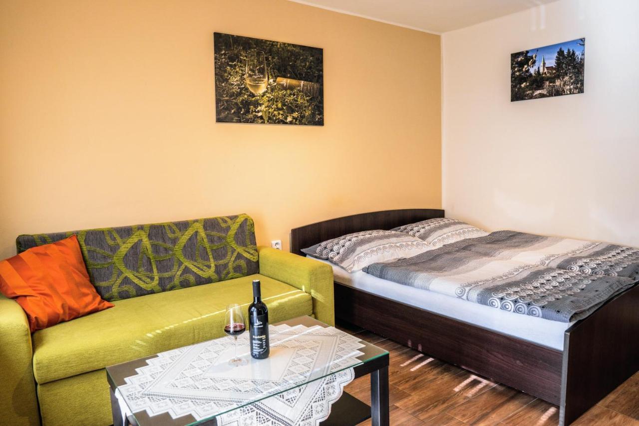Ubytovani Ve Vinarstvi Medek | Medek House & Winery Угерске-Градиште Экстерьер фото